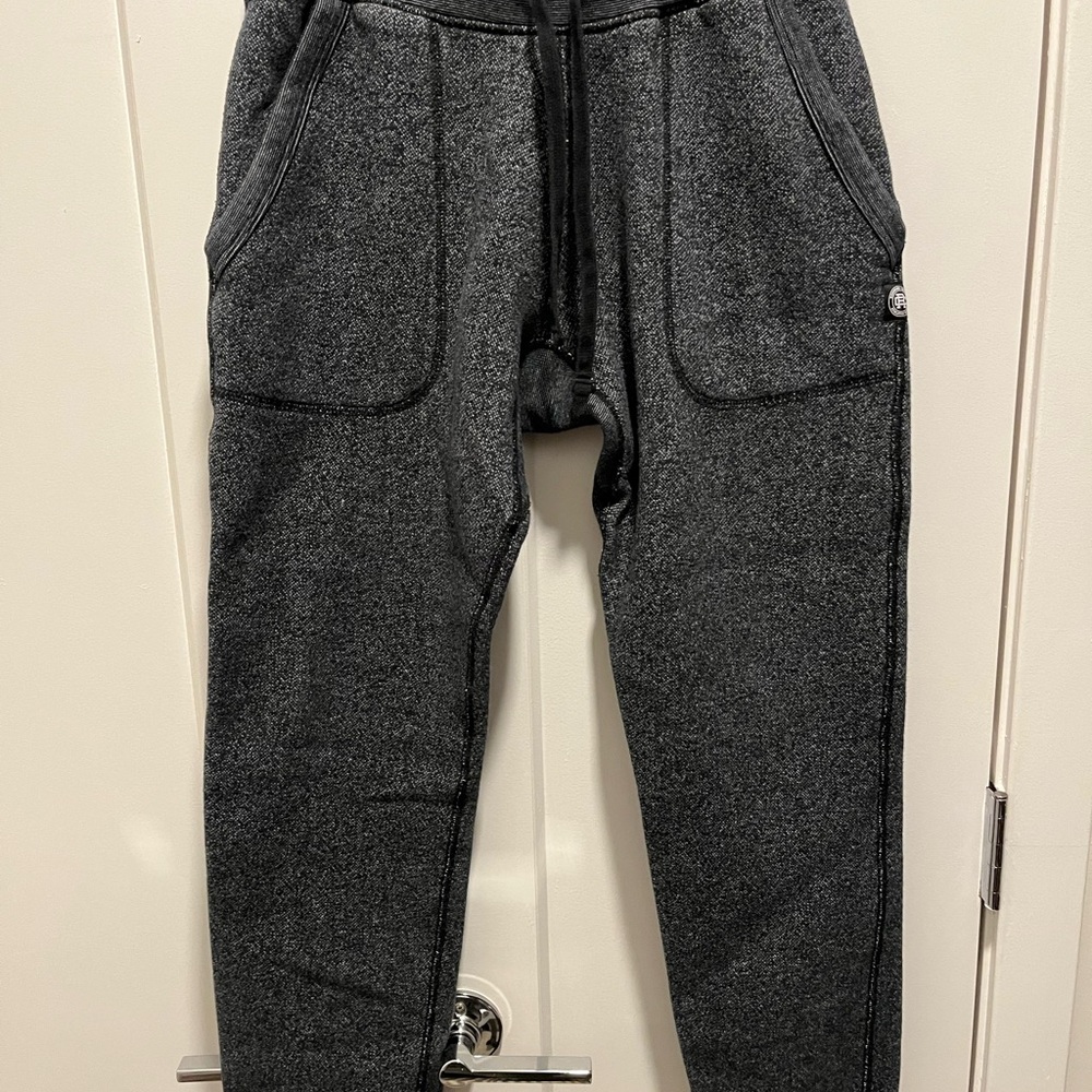 Reigning Champ Men’s Tiger Fleece Slim Fit Sweatpant - Black and Gray